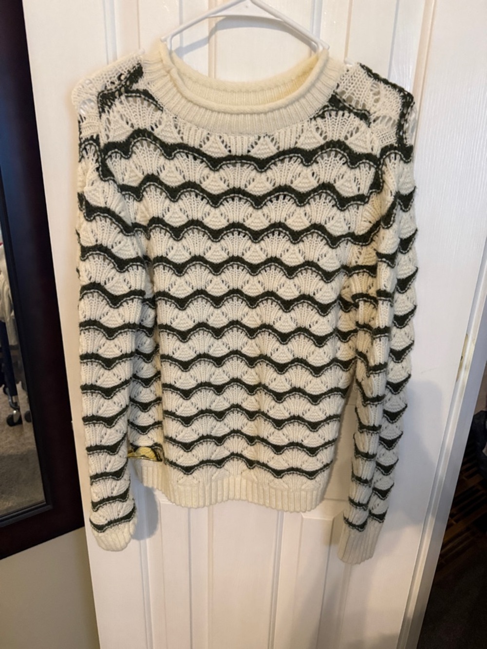 bobeau Cream and Dark Green Wave Knit Crewneck Sweater